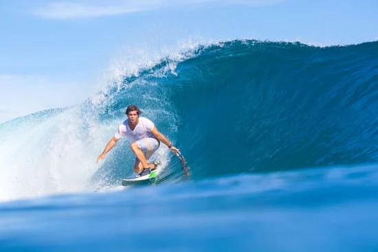 Surfing Maldives